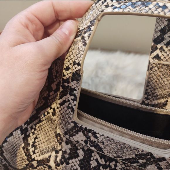 Urban Expressions | Large Faux Snakeskin Bag - Picture 7 of 12